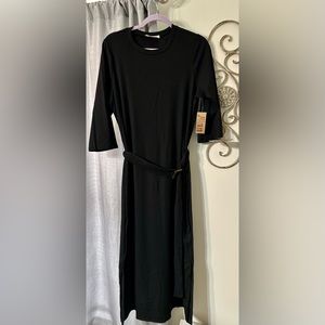 Black ribbed dress with belt
